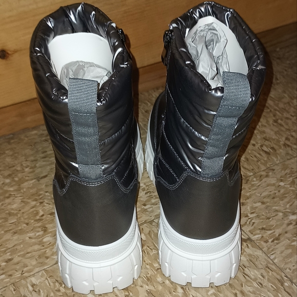 Platform Quilted Winter Boots - Picture 4 of 12